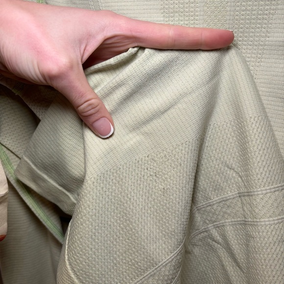 Lululemon Run Swiftly Tech Long Sleeve
Yellow / Light Green - Picture 9 of 12